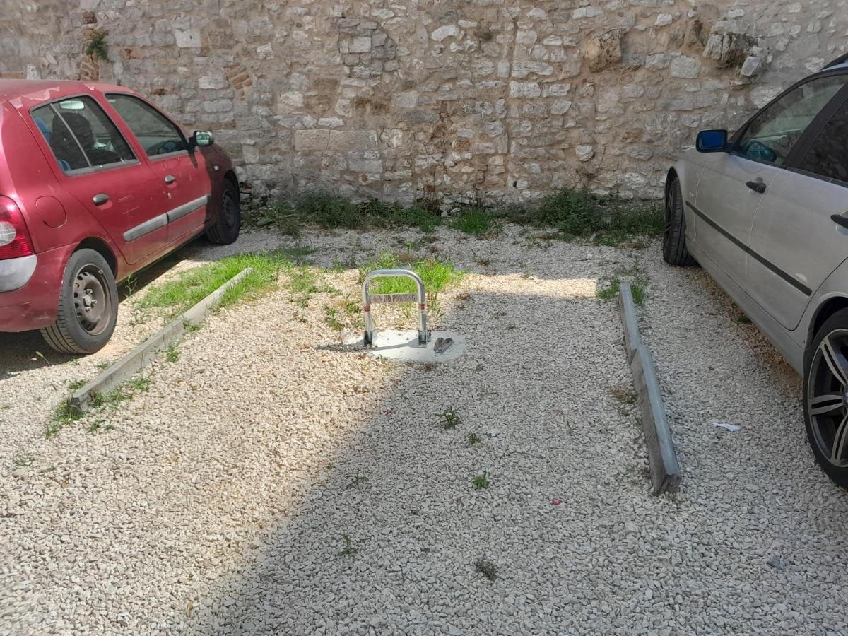 T&M Apartment With Parking In The Old Town Zadar Buitenkant foto